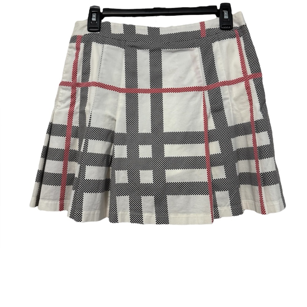 Vintage 1990’s Burberry White Plaid Golf Skirt (Size 6)